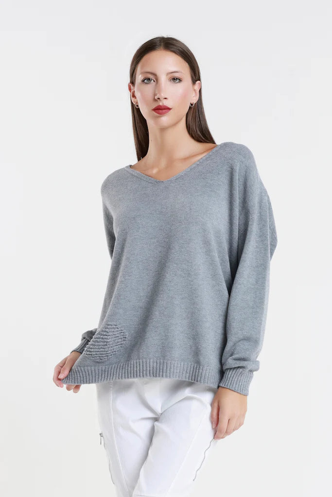 CALLIE SERIOUSLY SOFT LS V-NECK HEART SWEATER