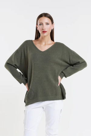 CALLIE SERIOUSLY SOFT LS V-NECK HEART SWEATER