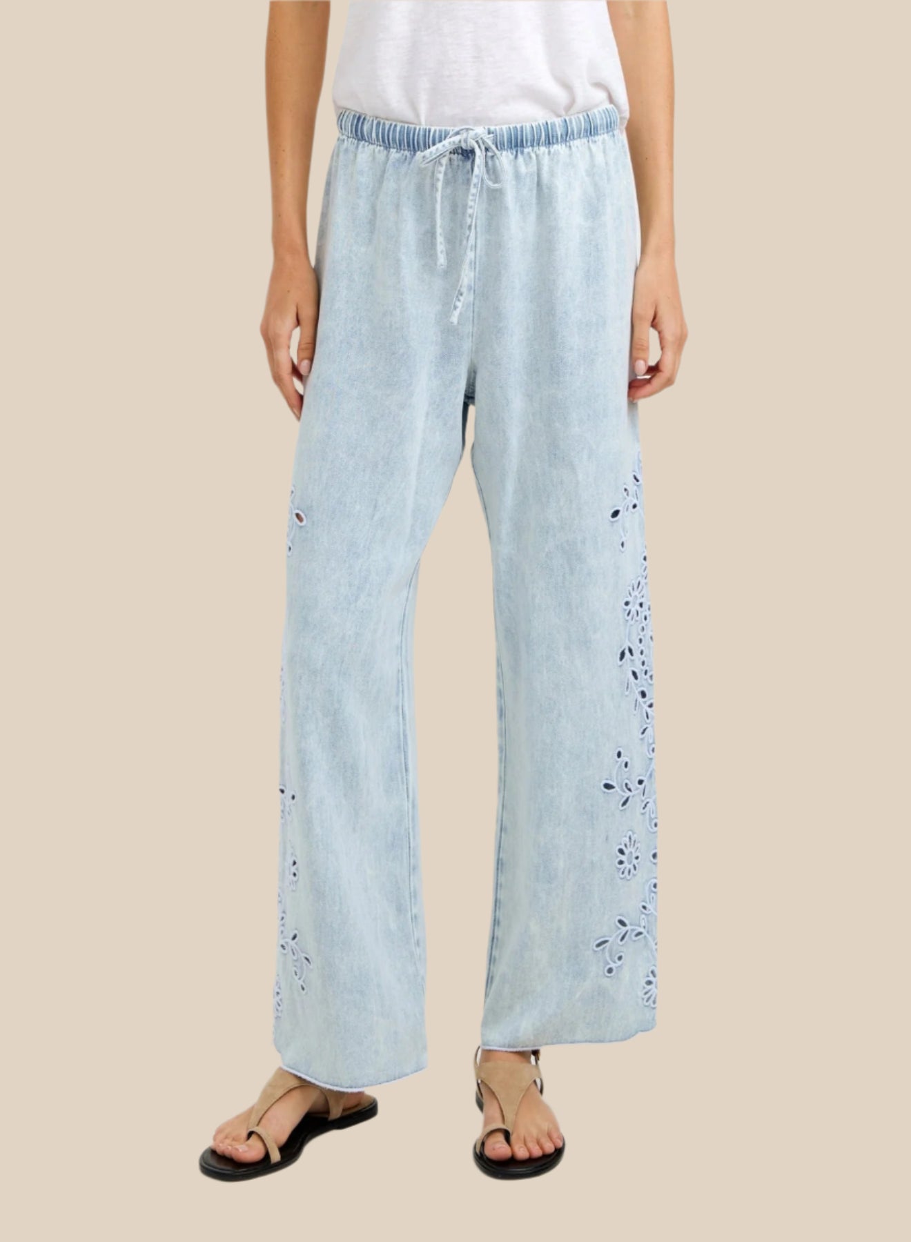 SIDE EMBROIDERED BEACH PANTS