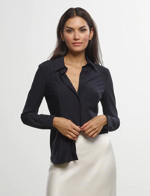 CLASSIC BUTTON DOWN